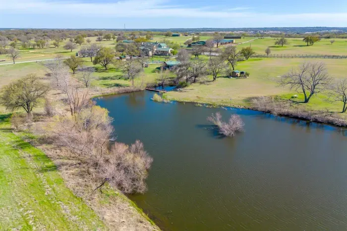 10 Star Ranch · The Cottage · Fishing Lake · Sleeps 6 - image 7 of 18