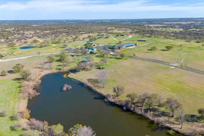 10 Star Ranch · The Cottage · Fishing Lake · Sleeps 6 - image 9 of 18