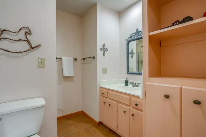 10 Star Ranch · The Cottage · Fishing Lake · Sleeps 6 - image 14 of 18