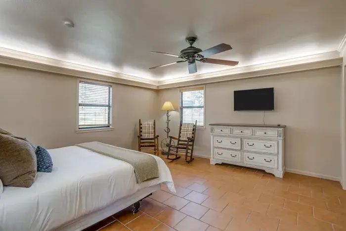 10 Star Ranch · The Cottage · Fishing Lake · Sleeps 6 - image 4 of 18