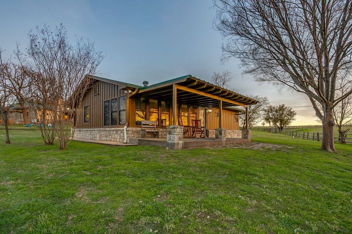 Xv Ranch 10 Star Ranch Cottage | Private Fishing Lake | Stephenville TX