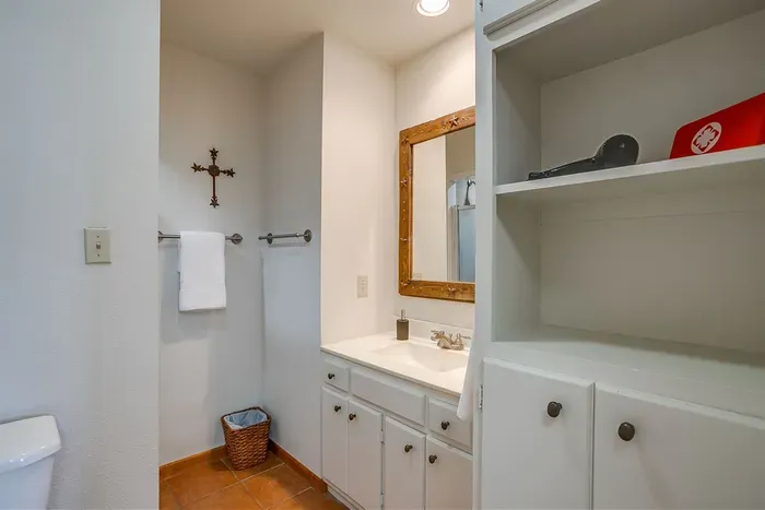 10 Star Ranch · The Cottage · Fishing Lake · Sleeps 6 - image 12 of 18