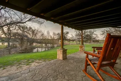 10 Star Ranch · The Cottage · Fishing Lake · Sleeps 6 - image 1 of 18