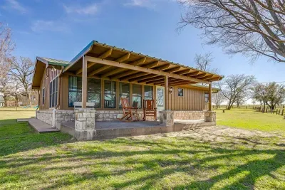 10 Star Ranch · The Cottage · Fishing Lake · Sleeps 6 - image 3 of 18