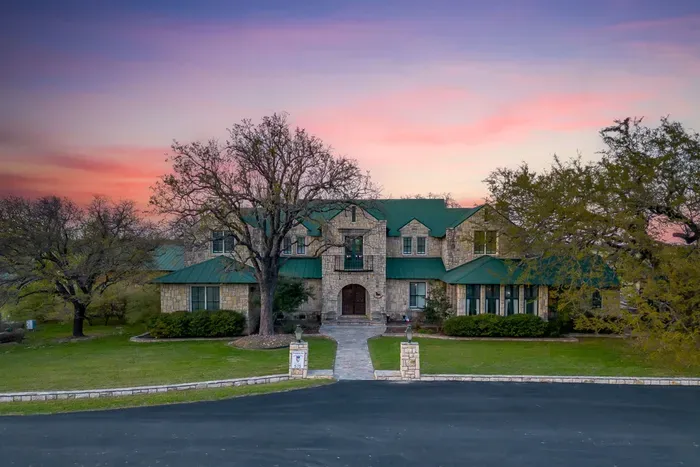 10 Star Ranch - Full Property - image 1 of 140