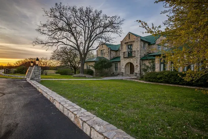 10 Star Ranch · Pool · Lake · Game Room · Sleep 10 - image 102 of 132