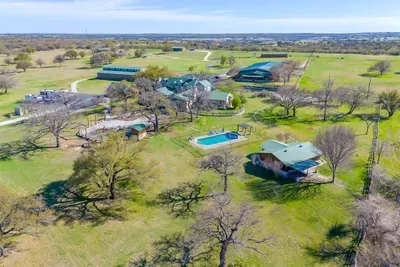 10 Star Ranch · Pool · Lake · Game Room · Sleep 10 - image 6 of 130