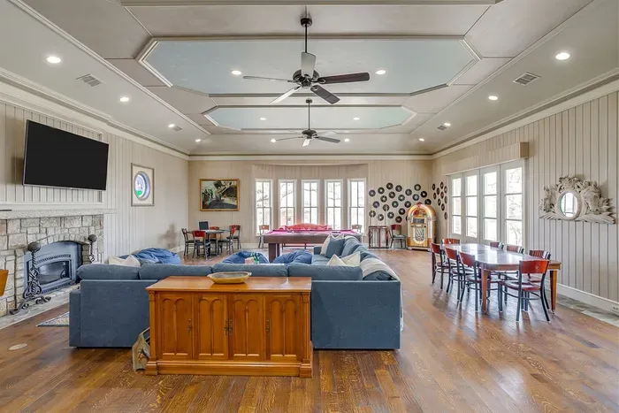 10 Star Ranch · Pool · Lake · Game Room · Sleep 10 - image 49 of 132