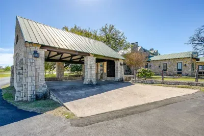 10 Star Ranch · Pool · Lake · Game Room · Sleep 10 - image 74 of 130