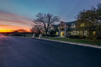 10 Star Ranch · Pool · Lake · Game Room · Sleep 10 - image 123 of 130