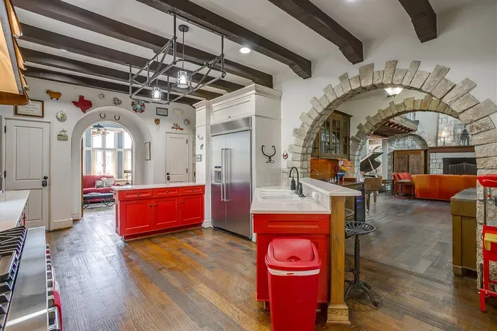 10 Star Ranch · Pool · Lake · Game Room · Sleep 10 - image 30 of 132