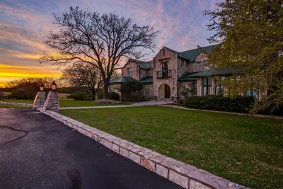 10 Star Ranch · Pool · Lake · Game Room · Sleep 10 - image 121 of 130