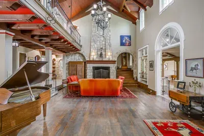 10 Star Ranch · Pool · Lake · Game Room · Sleep 10 - image 16 of 130