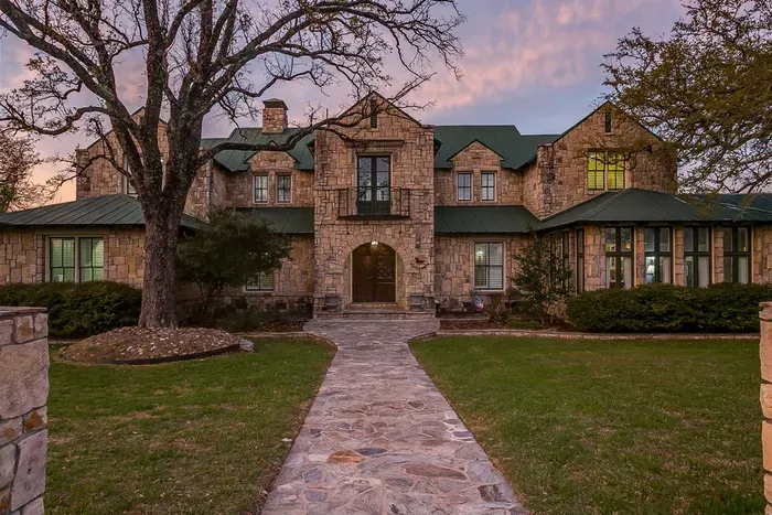 10 Star Ranch · Pool · Lake · Game Room · Sleep 10 - image 124 of 132