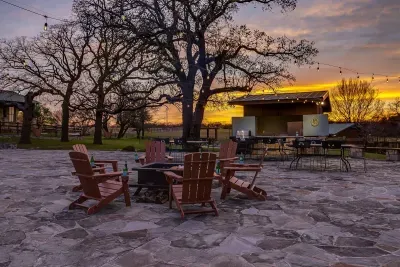 10 Star Ranch · Pool · Lake · Game Room · Sleep 10 - image 5 of 130