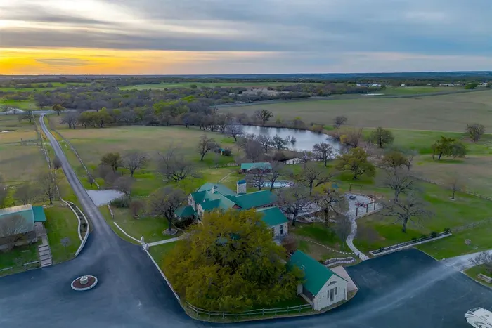 10 Star Ranch · Pool · Lake · Game Room · Sleep 10 - image 88 of 132