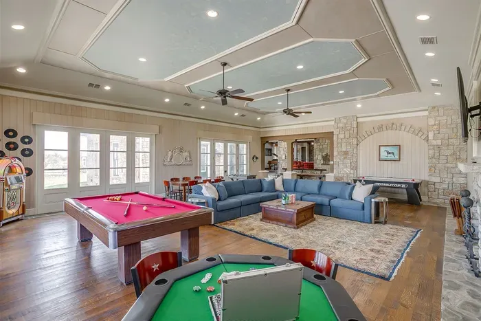 10 Star Ranch · Pool · Lake · Game Room · Sleep 10 - image 55 of 132
