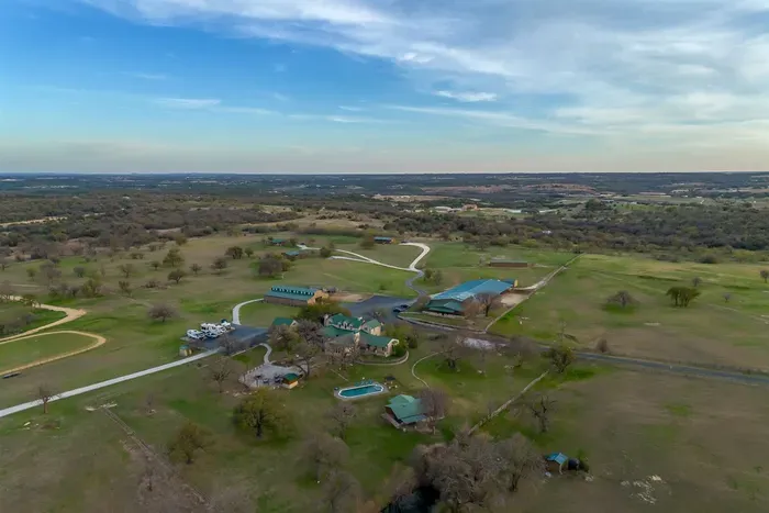 10 Star Ranch · Pool · Lake · Game Room · Sleep 10 - image 93 of 132