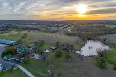 10 Star Ranch · Pool · Lake · Game Room · Sleep 10 - image 90 of 130