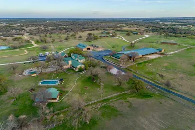 10 Star Ranch · Pool · Lake · Game Room · Sleep 10 - image 95 of 130