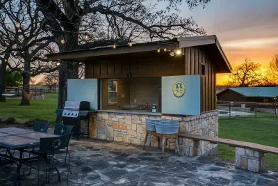10 Star Ranch · Pool · Lake · Game Room · Sleep 10 - image 113 of 130