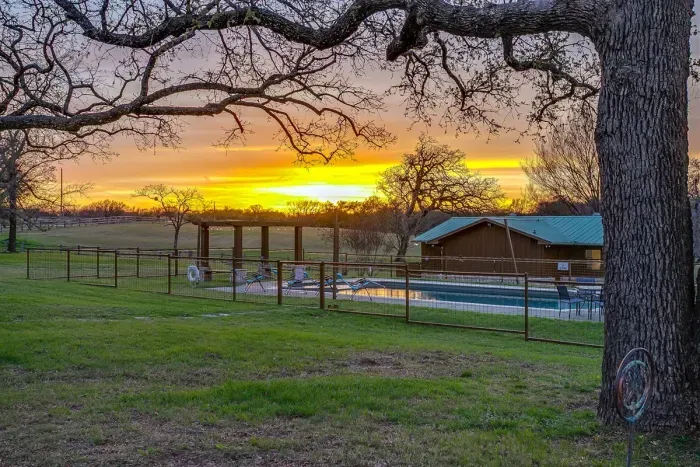 10 Star Ranch · Pool · Lake · Game Room · Sleep 10 - image 118 of 132