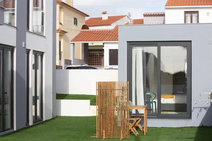 Fully detached guest house