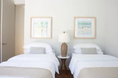Guest bedroom 1 with twin beds