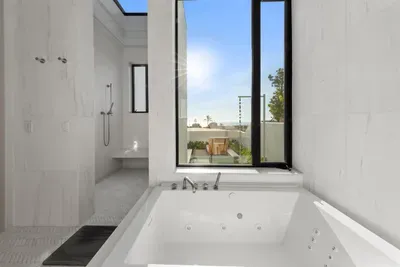 Soak in the sunlight, bathtub with jets and light therapy