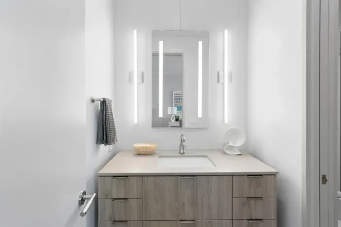 Ensuite bathroom 2