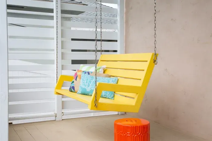 Hanging swing