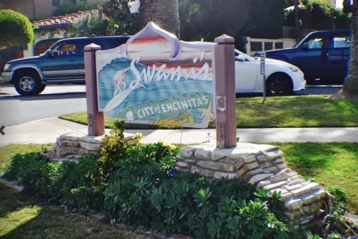 10 Minute Walk to Swamis