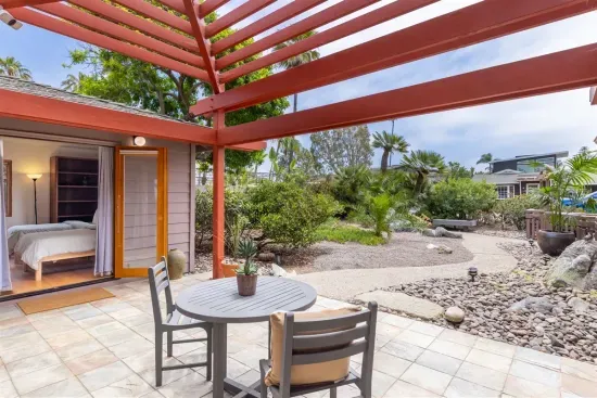 Spacious front yard, in a very secluded, desirable neighborhood