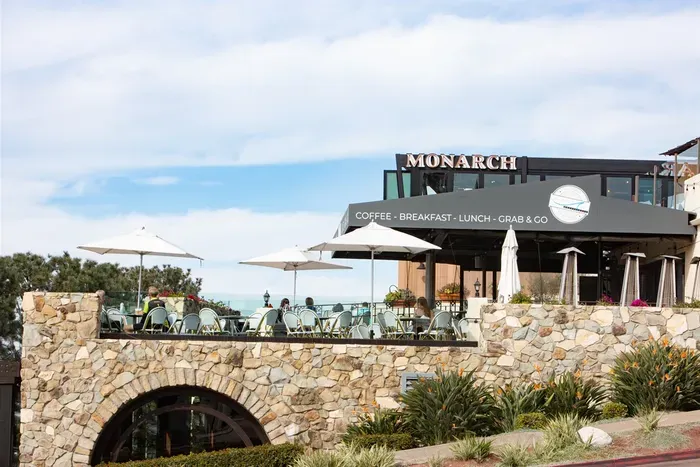 Great shopping and restaurants a 10 minute walk south