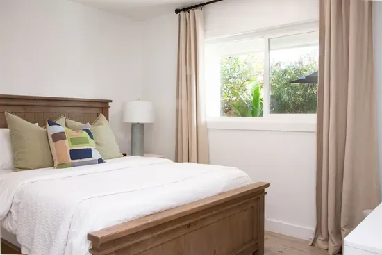 Primary Bedroom - Queen Bed