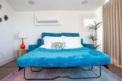 Sofa - pull out sleeper