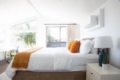 Guest bedroom (3)