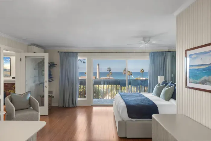 Coastal charm meets modern simplicity
