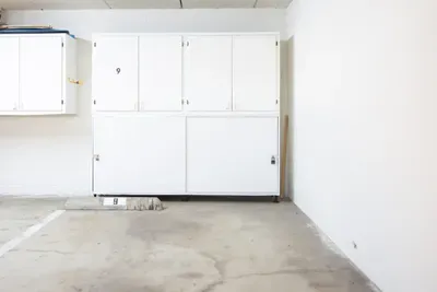 Garage parking spot