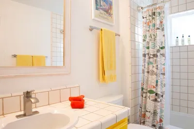Fourth bathroom