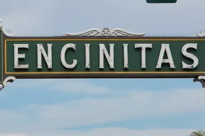 3 Blocks to coastal Encinitas
