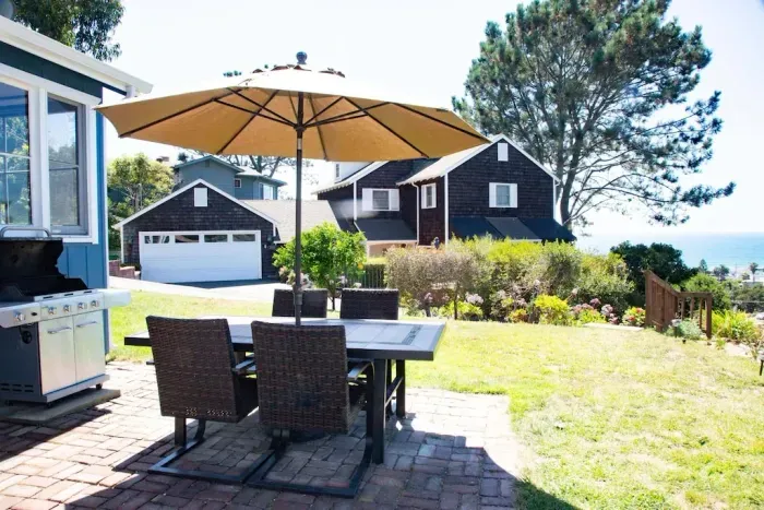 Outdoor Grill and Seating for 4