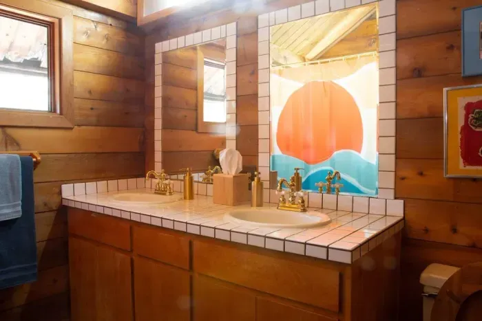 Full bathroom