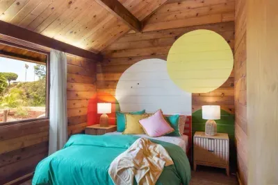 Guest bedroom - queen