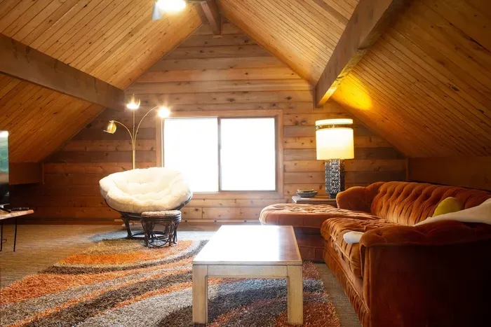 Lounge in the loft