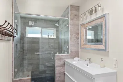 Main full bathroom