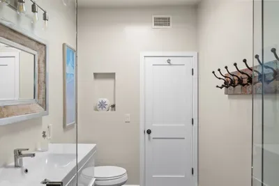 Main full bathroom