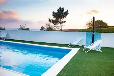 Outdoor shower - with hot water!