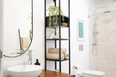 Storage and towels for all
