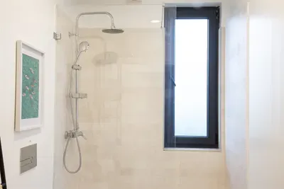 Main bathroom upstairs
